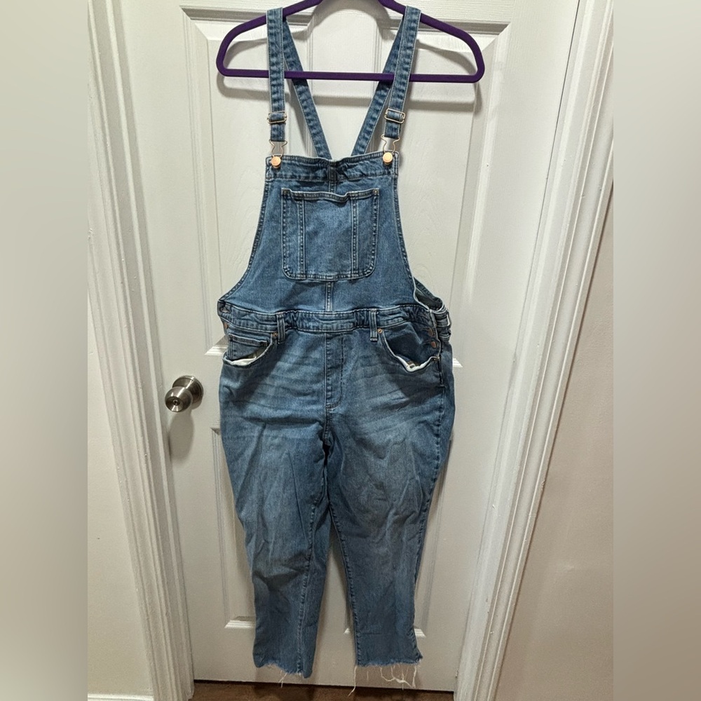 Women’s Universal Threads Overalls Size 16/33R
